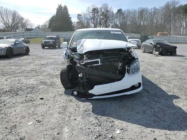 2019 Dodge Caravan - Image 11