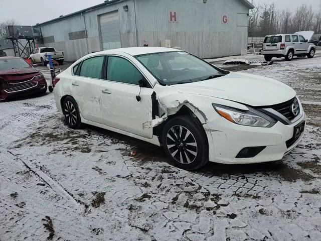 2018 Nissan Altima - Image 11