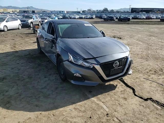 2020 Nissan Altima - Image 11