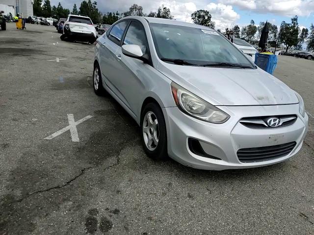 2013 Hyundai Accent - Image 11
