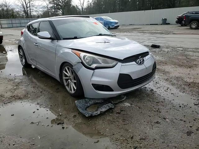 2012 Hyundai Veloster - Image 11