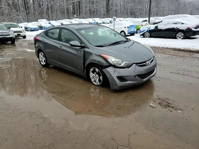 2013 Hyundai Elantra - Image 13