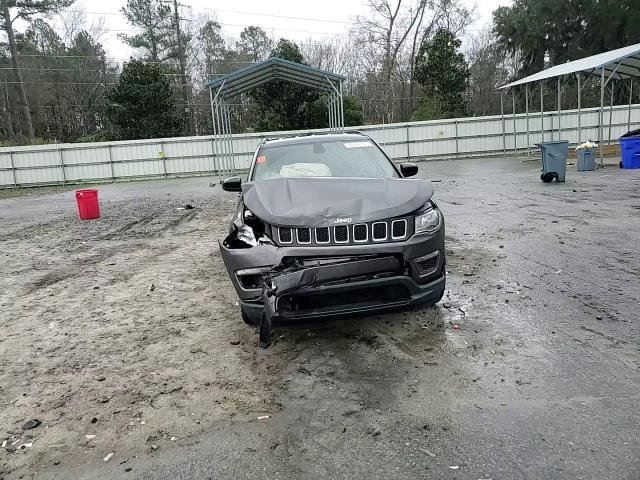 2018 Jeep Compass - Image 11