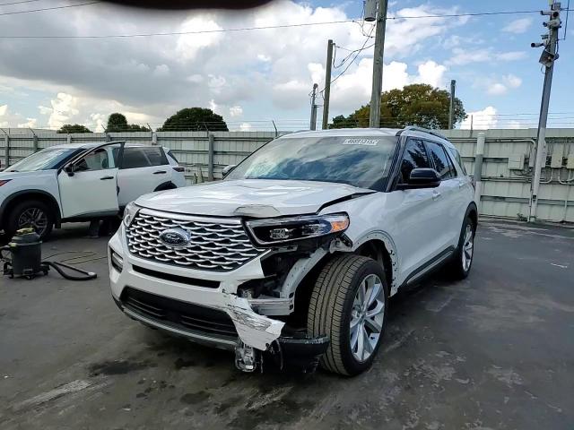 2022 Ford Explorer - Image 12