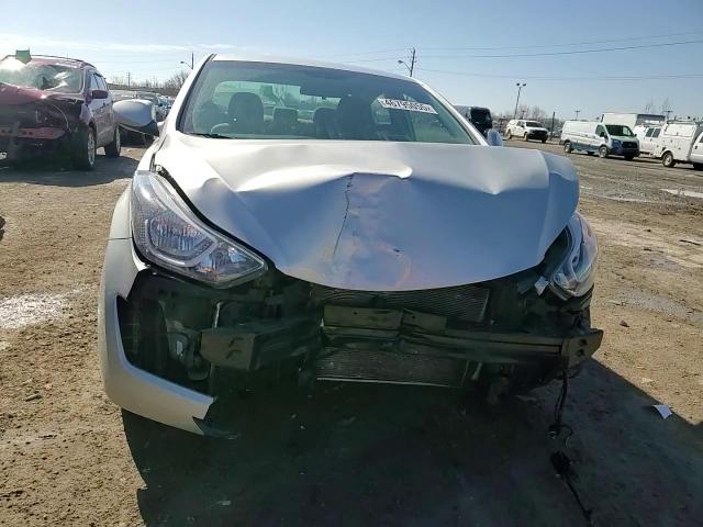 2015 Hyundai Elantra - Image 11
