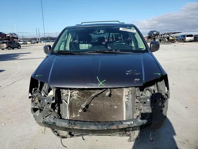 2015 Chrysler Town & Country - Image 12