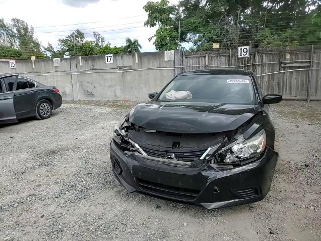 2017 Nissan Altima - Image 11