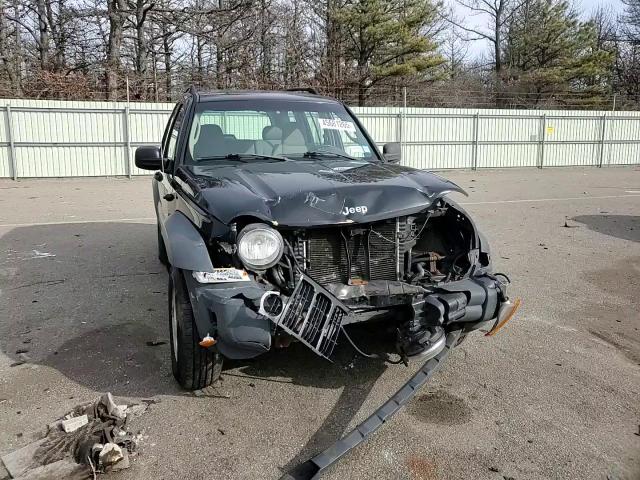 2006 Jeep Liberty (North America) - Image 10