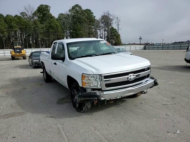 2007 Chevrolet Silverado - Image 10