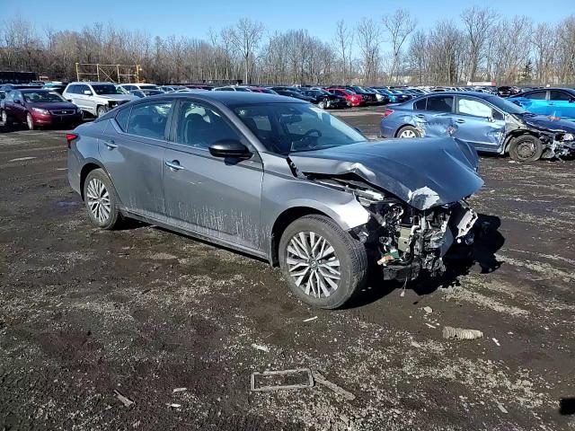 2024 Nissan Altima - Image 10