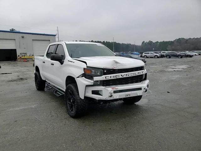 2019 Chevrolet Silverado - Image 13