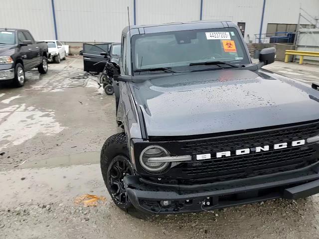 2022 Ford Bronco - Image 14