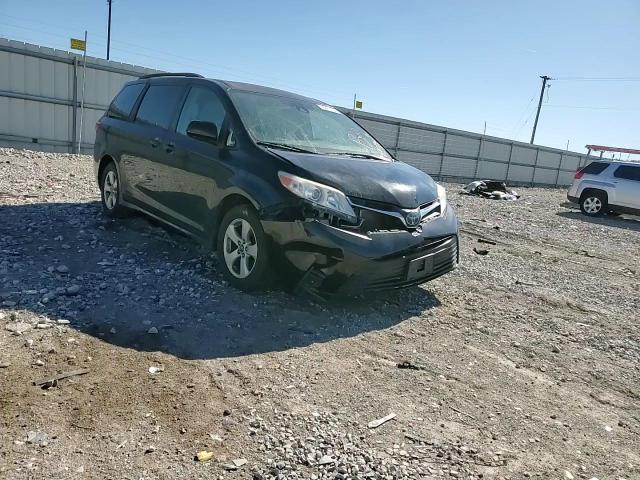 2019 Toyota Sienna - Image 11