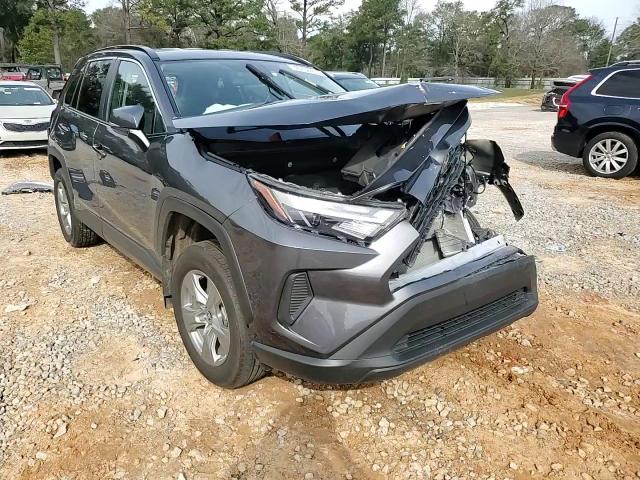 2024 Toyota RAV 4 - Image 12