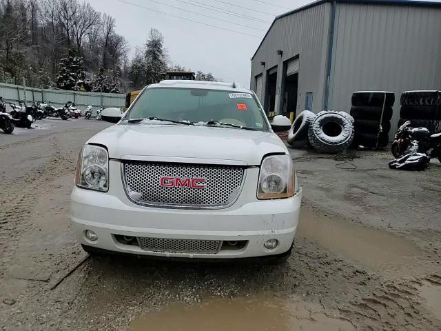 2008 GMC Yukon - Image 11
