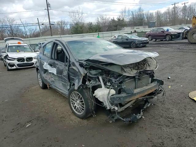 2012 Toyota Prius - Image 11