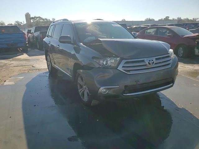 2013 Toyota Highlander - Image 14