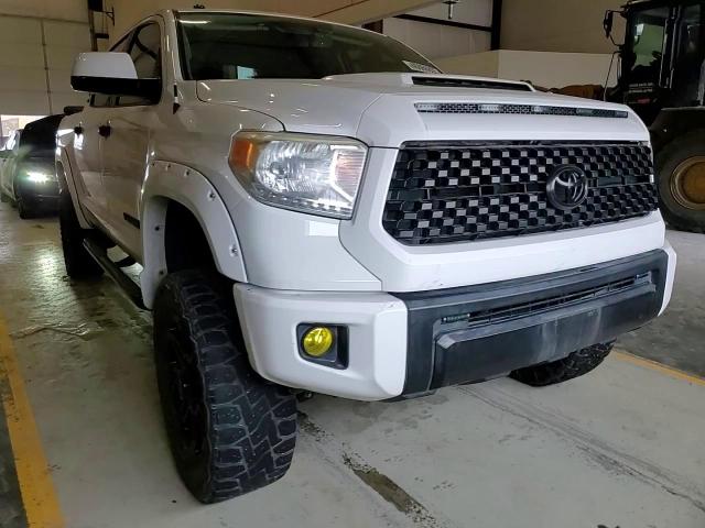 2016 Toyota Tundra - Image 11