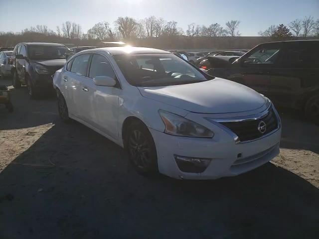 2015 Nissan Altima - Image 10