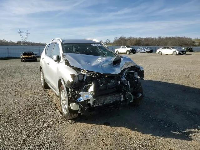2018 Nissan Rogue - Image 12