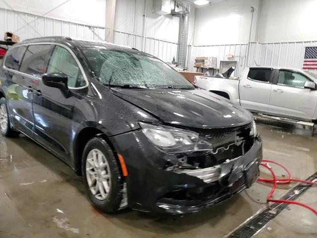 2020 Chrysler Voyager - Image 14