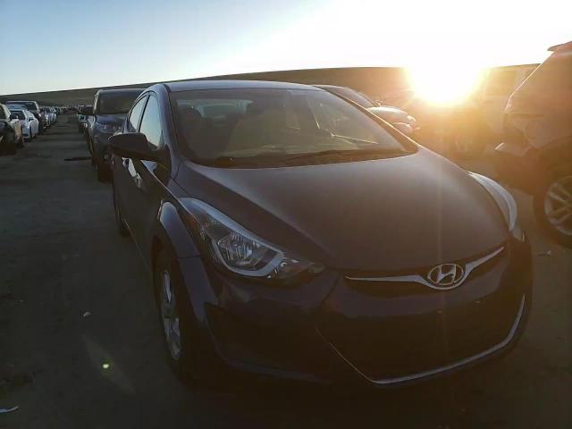 2015 Hyundai Elantra - Image 10
