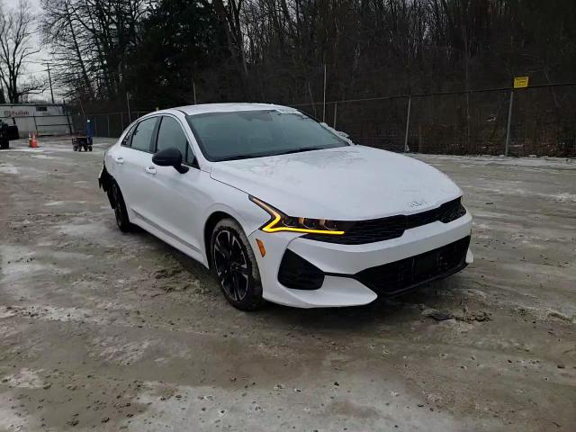 2024 Kia K5 - Image 11