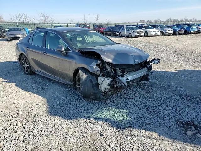 2021 Toyota Camry - Image 11