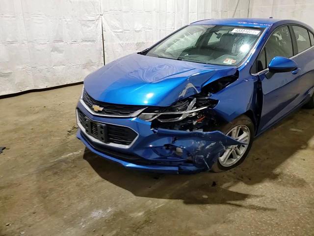 2017 Chevrolet Cruze - Image 11