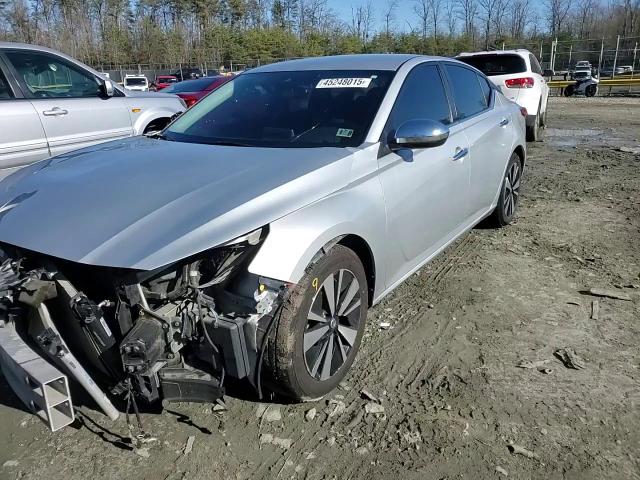 2021 Nissan Altima - Image 11