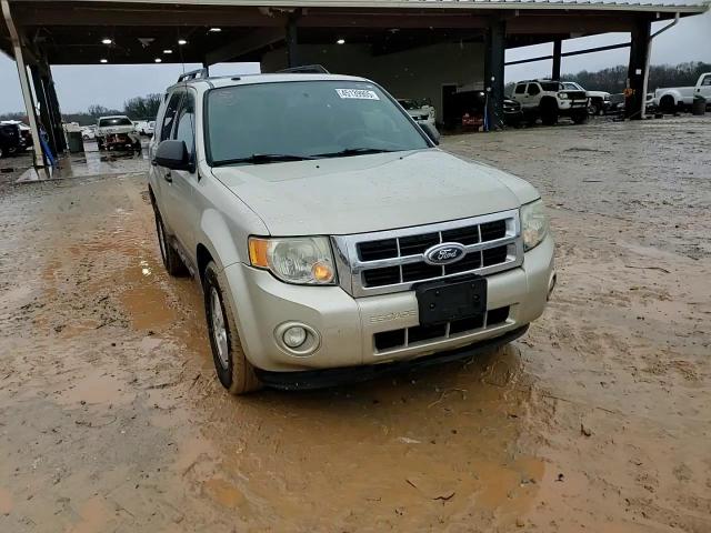 2010 Ford Escape - Image 12