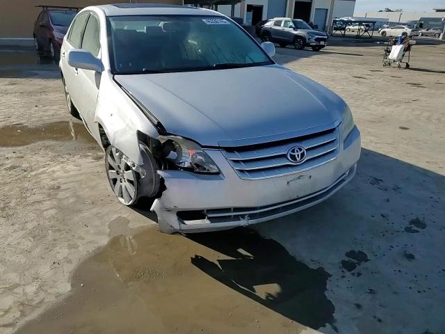2006 Toyota Avalon - Image 11