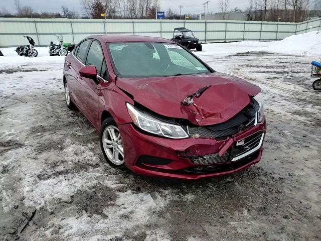 2018 Chevrolet Cruze - Image 11