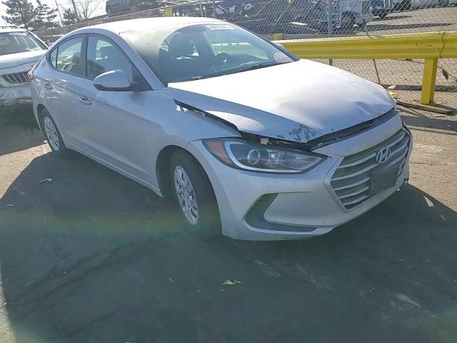 2017 Hyundai Elantra - Image 11