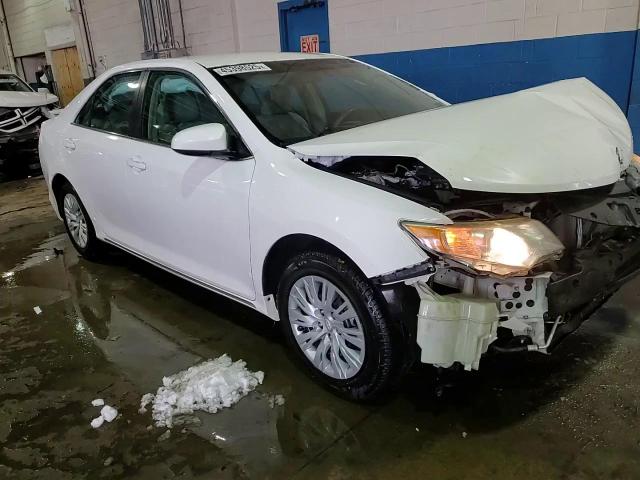 2014 Toyota Camry - Image 13