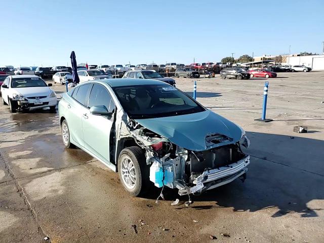 2017 Toyota Prius - Image 15