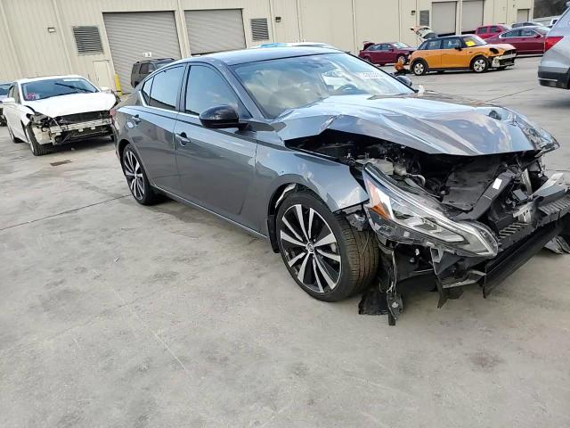 2021 Nissan Altima - Image 10