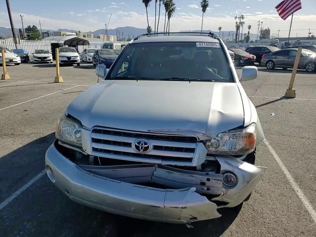 2005 Toyota Highlander - Image 12