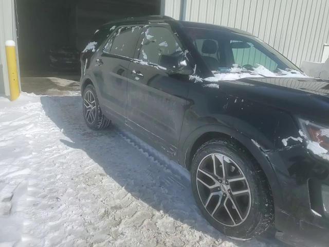 2016 Ford Explorer - Image 12