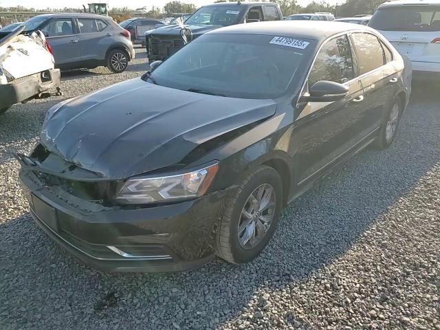2017 Volkswagen Passat - Image 10
