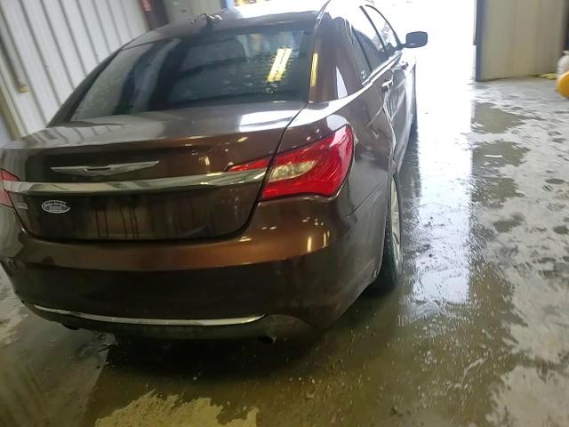 2013 Chrysler 200 - Image 11
