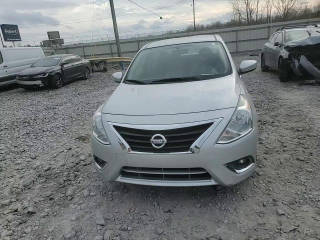 2019 Nissan Versa - Image 11