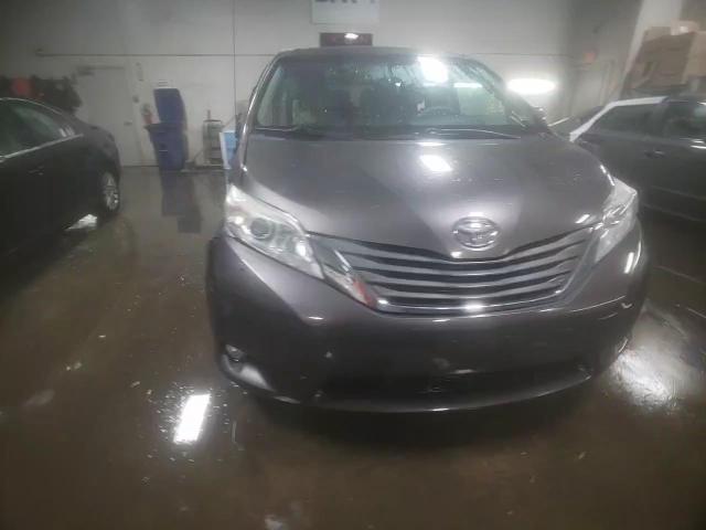 2014 Toyota Sienna - Image 13