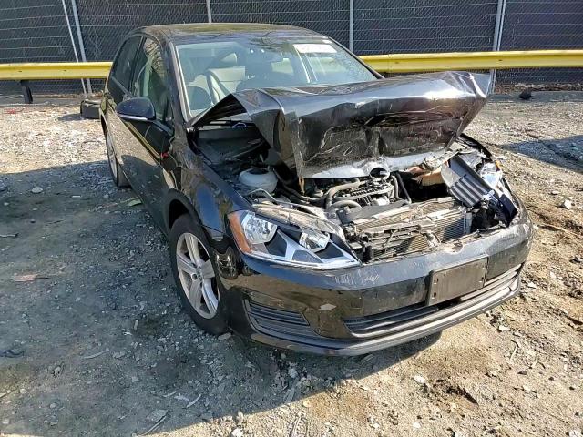 2017 Volkswagen Golf - Image 10