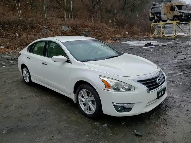 2015 Nissan Altima - Image 10