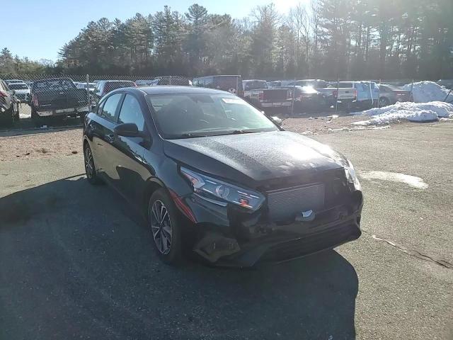 2023 Kia Forte - Image 10