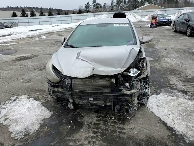 2016 Hyundai Elantra - Image 11