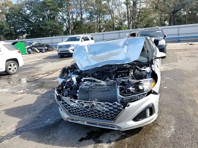 2018 Hyundai Sonata - Image 13