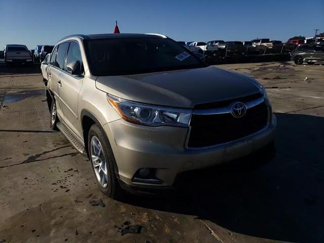 2016 Toyota Highlander - Image 11