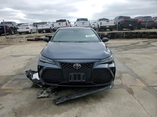 2019 Toyota Avalon - Image 11